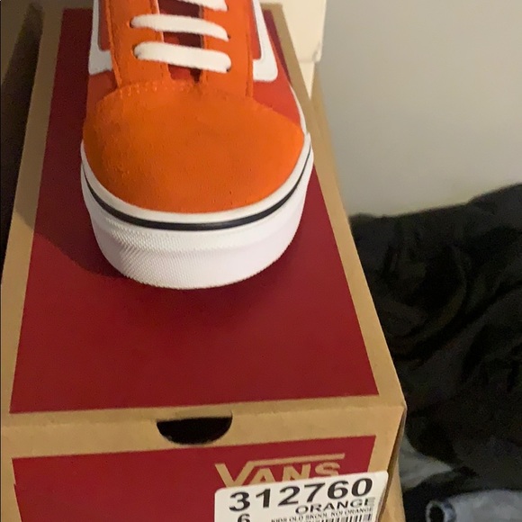 Vans - Picture 3 of 3